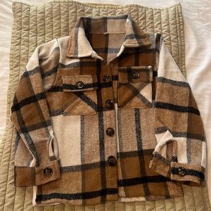 Boys size 6/7 plaid button down shirt